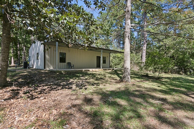 131 Oak Ln, Hemphill, TX 75948 - view of rear view of house