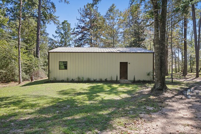 131 Oak Ln, Hemphill, TX 75948 - view of pole building featuring a yard