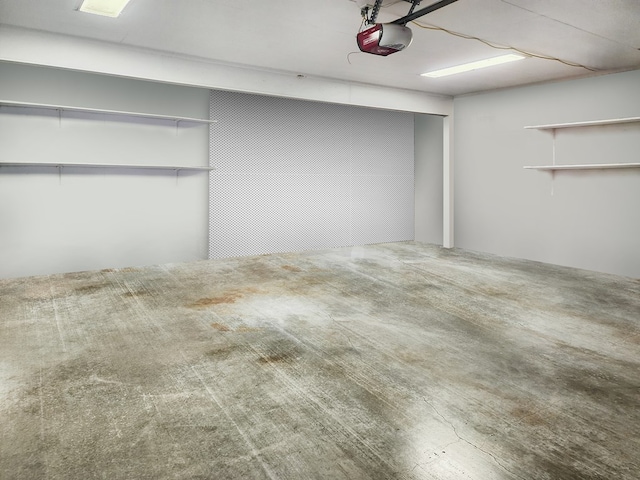 2104 Pinecrest Dr, Jasper, TX 75951 - garage with a garage door opener