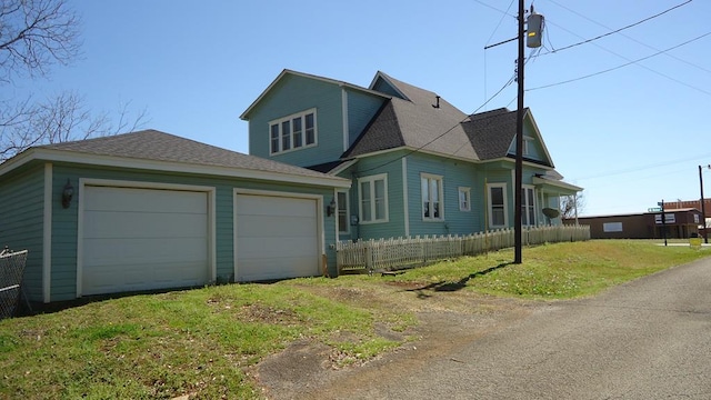 110 Market St, Hemphill, TX 75948 - view of front of property with driveway and fence