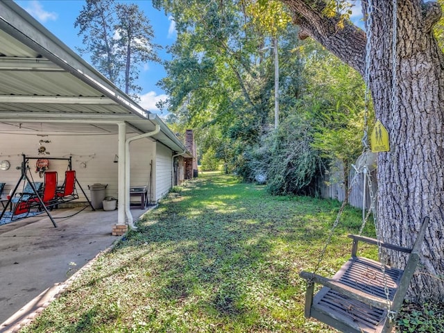 view of yard featuring a patio area