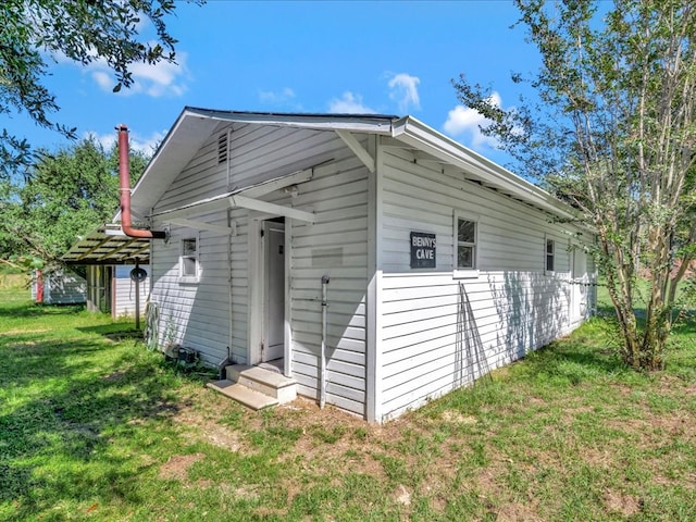 exterior space featuring a yard