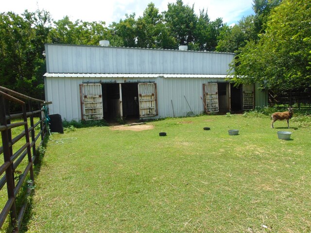 3198 Old Union Rd, Lufkin, TX 75904 - view of outbuilding with an exterior structure