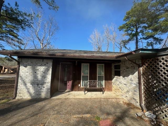 view of front of home