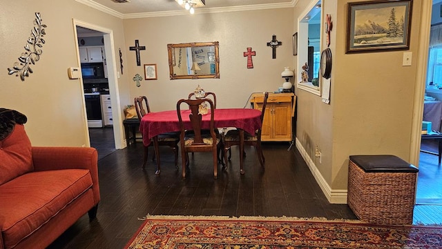 622 Egret Dr, Nacogdoches, TX 75964 - dining area featuring hardwood / wood-style floors, ornamental molding, and baseboards