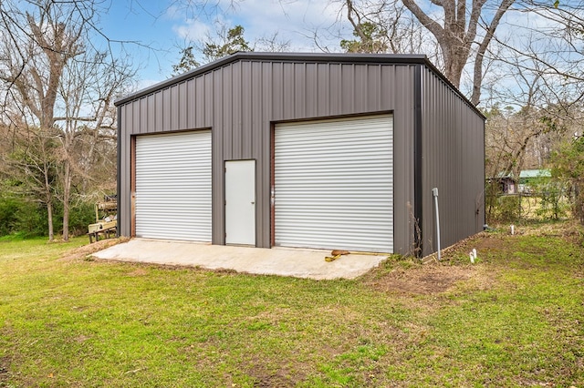 view of detached garage