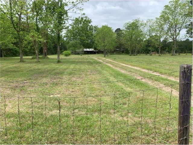 view of yard featuring a rural view