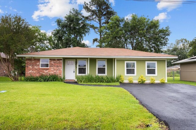 413 Linn St, Huntington, TX 75949 - photo 1