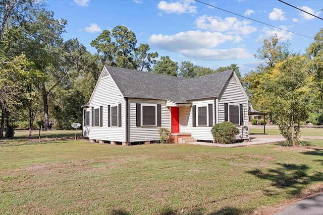 view of front of home with a front yard