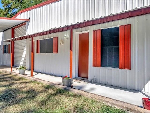 view of exterior entry