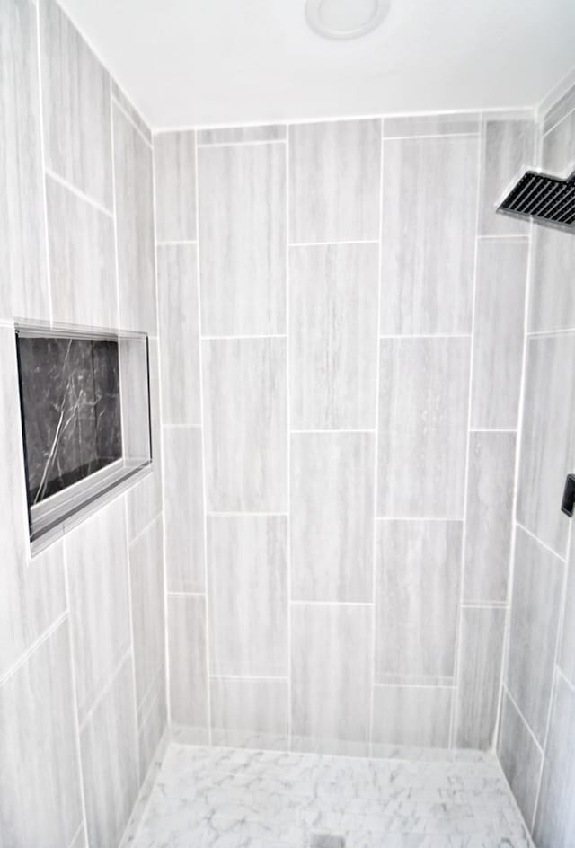 322 Montrose, Lufkin, TX 75901 - full bathroom with tiled shower