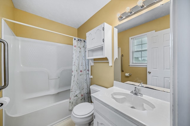 full bathroom featuring shower / bathtub combination with curtain, toilet, vanity, and a textured ceiling