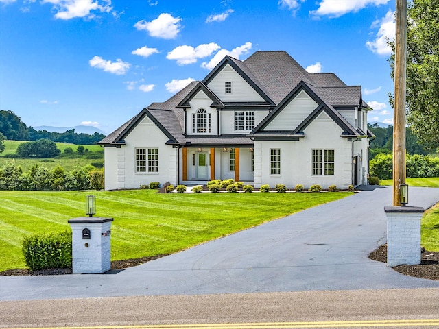 view of front of house with a front yard