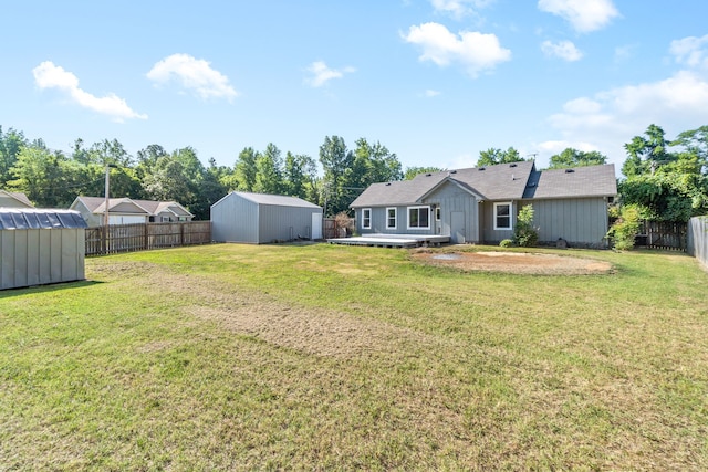 view of yard featuring a storage unit