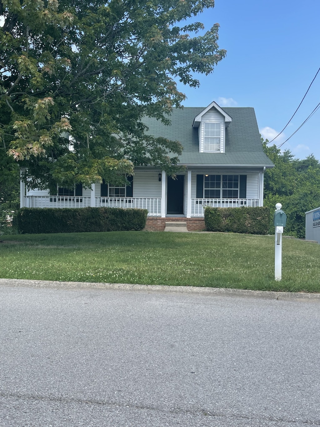 2010 Windroe Dr, Clarksville, TN 37042 - photo 1
