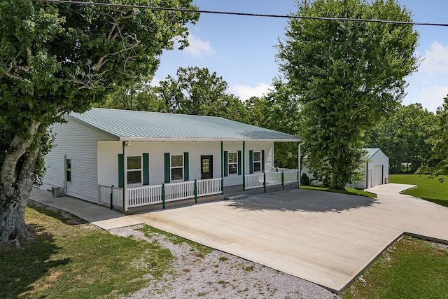 view of front facade featuring a porch