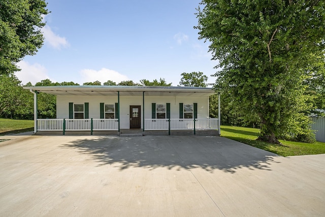 view of front of property with covered porch