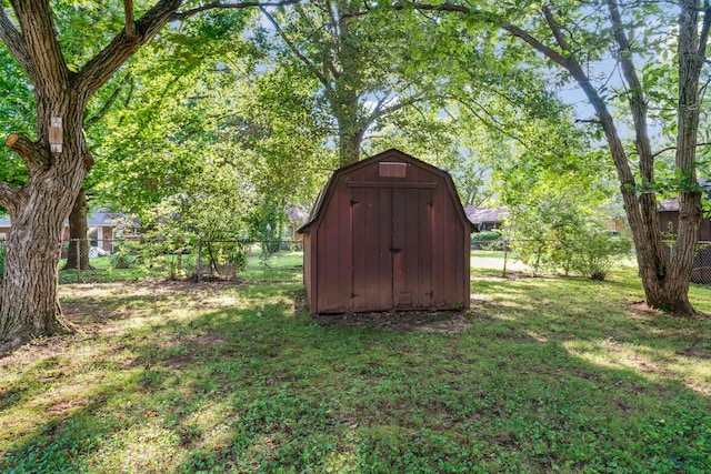 view of outdoor structure with a yard