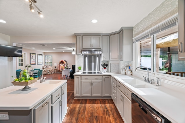 kitchen with tasteful backsplash, sink, ceiling fan, and dishwasher