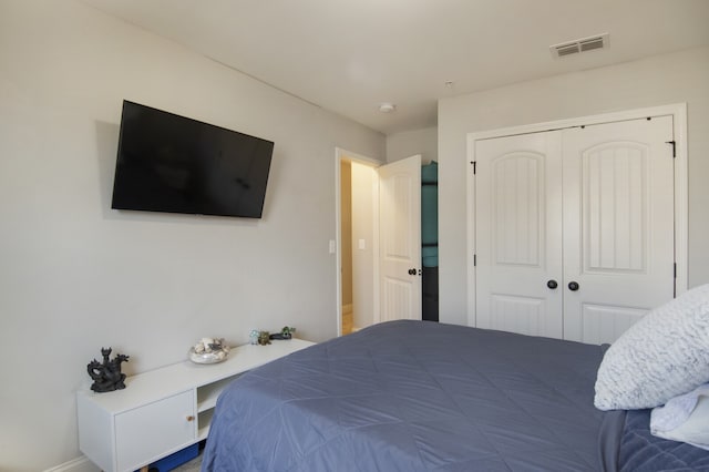 bedroom with a closet