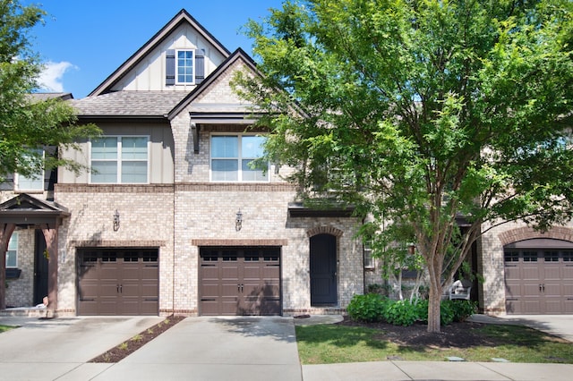 view of front of property featuring a garage