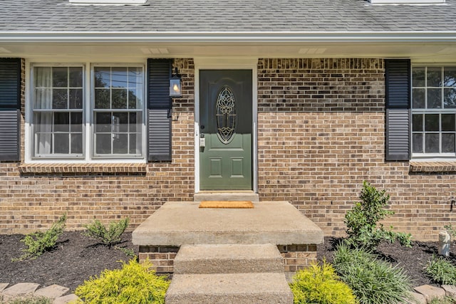 property entrance with covered porch