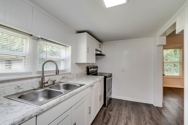 kitchen with dark hardwood / wood-style floors, sink, white cabinets, stainless steel electric range, and ornamental molding