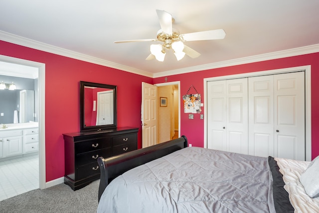 bedroom featuring connected bathroom, ceiling fan, ornamental molding, a closet, and light carpet