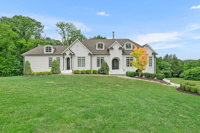 view of front of house with a front yard