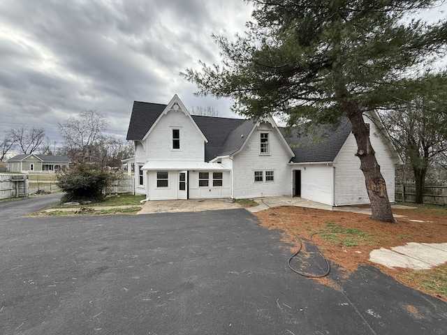 view of front of home