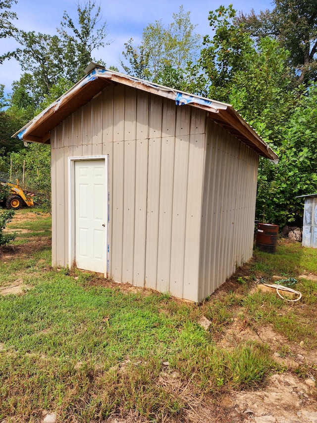 view of outdoor structure