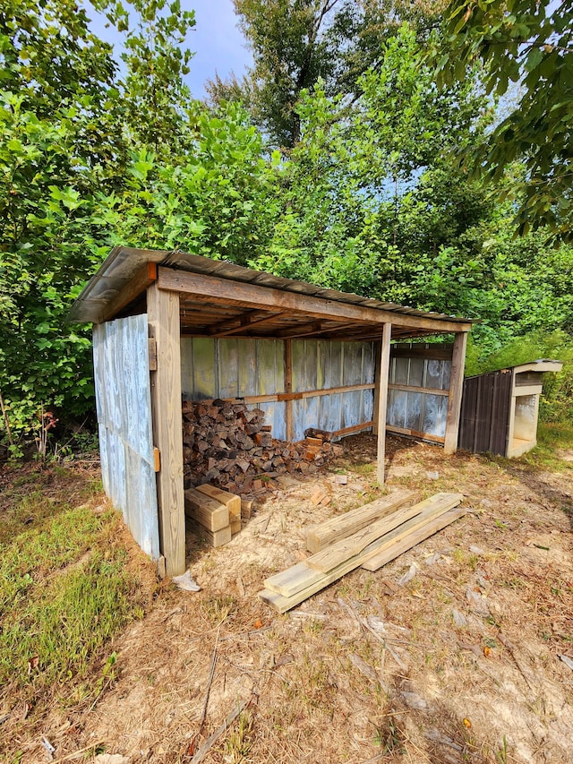 view of outdoor structure