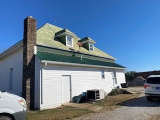 view of property exterior