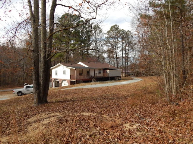 view of yard featuring a garage