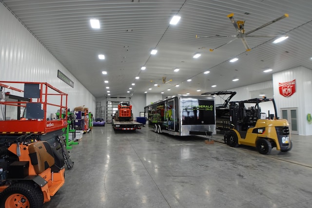 garage with ceiling fan