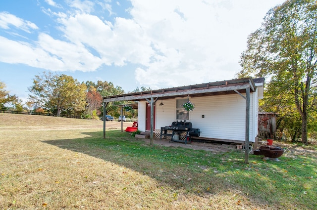 exterior space featuring a lawn