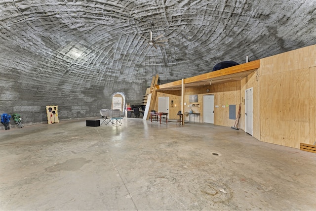 garage with ceiling fan