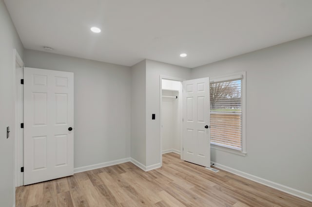 empty room featuring light hardwood / wood-style flooring