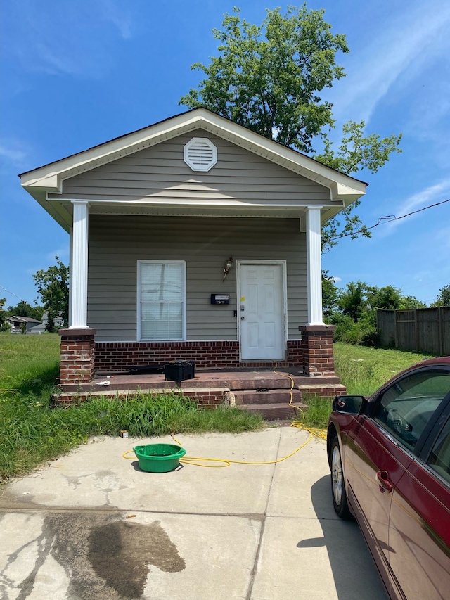 view of front of house with a porch