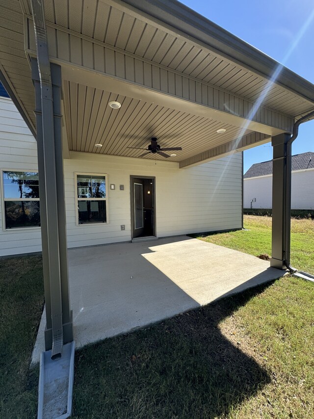 view of patio with ceiling fan