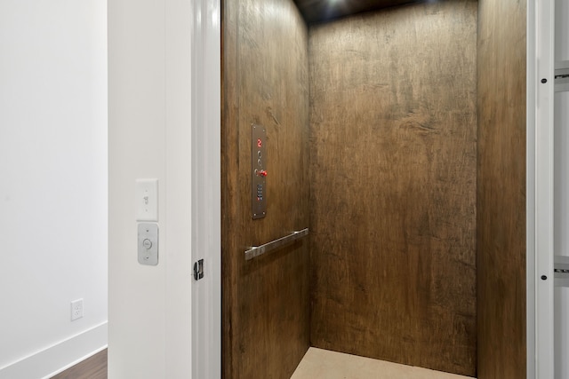 room details with elevator