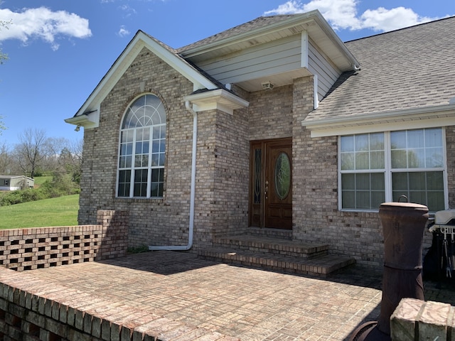 view of front of property featuring a patio