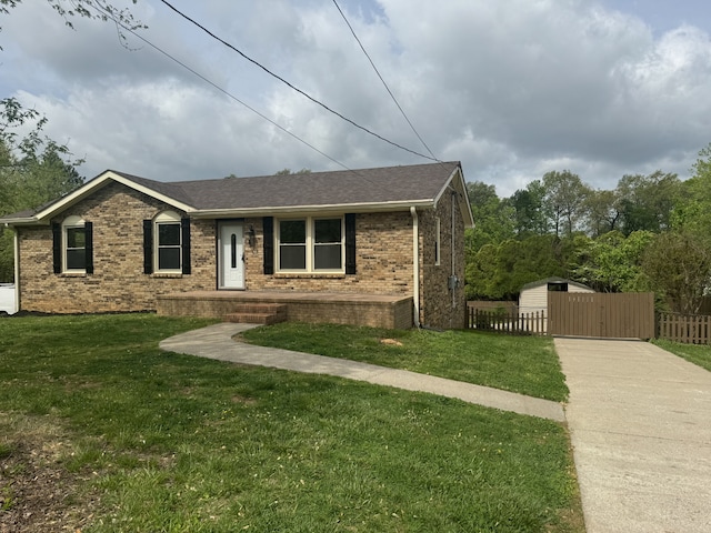 view of front of house with a front lawn