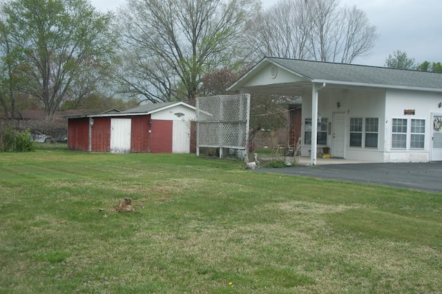 exterior space with a lawn