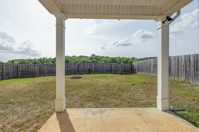 view of yard with a patio