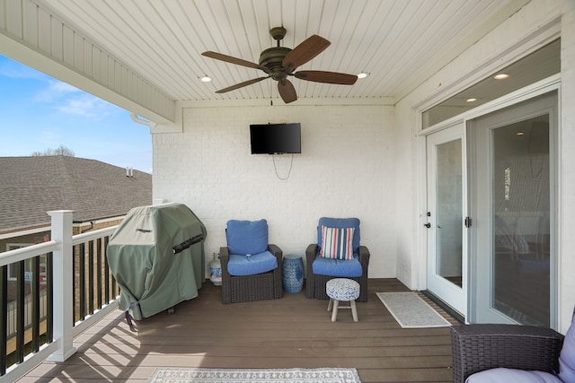 balcony with ceiling fan