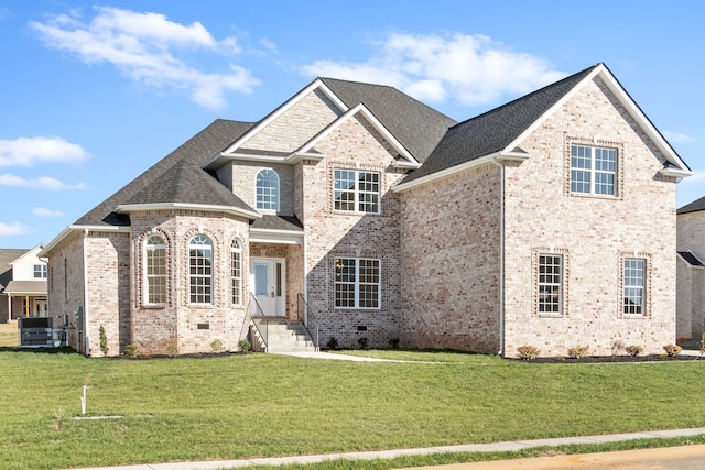 view of front facade featuring a front lawn