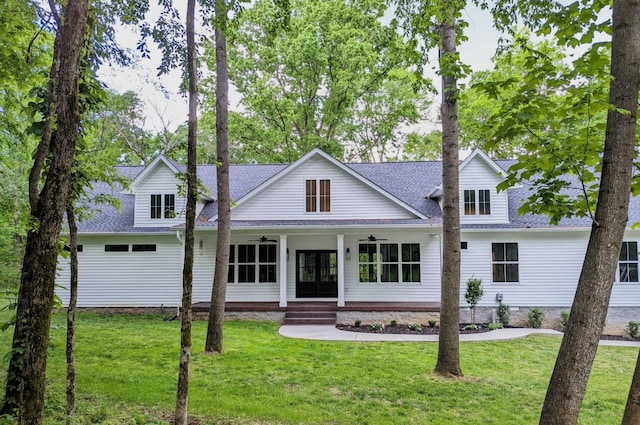 view of front of house featuring a front lawn