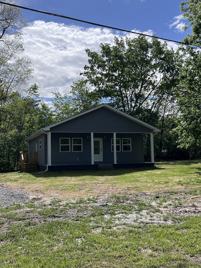 view of front of house with a front yard