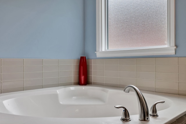 808 Seven Points Cv, Hermitage, TN 37076 - bathroom featuring a washtub